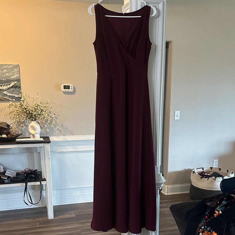 Sleeveless Burgundy V-Neck Women's Dress